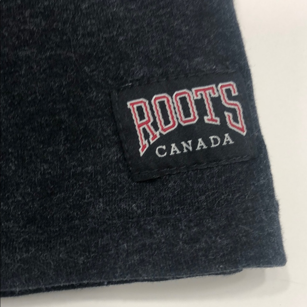 🦫Roots Charcoal Gray Woman’s T-Shirt – Size XS - Picture 6 of 13